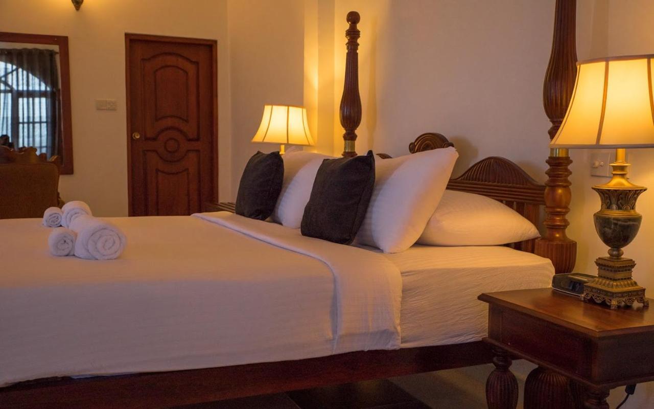 Ceylon Breeze Hotel Kandy Bagian luar foto