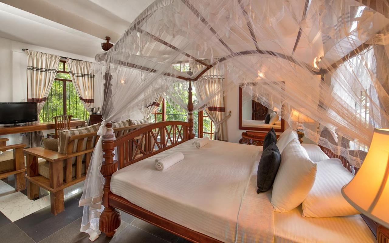 Ceylon Breeze Hotel Kandy Bagian luar foto