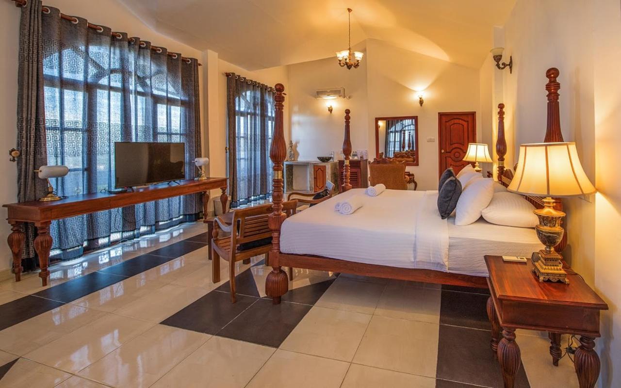 Ceylon Breeze Hotel Kandy Bagian luar foto