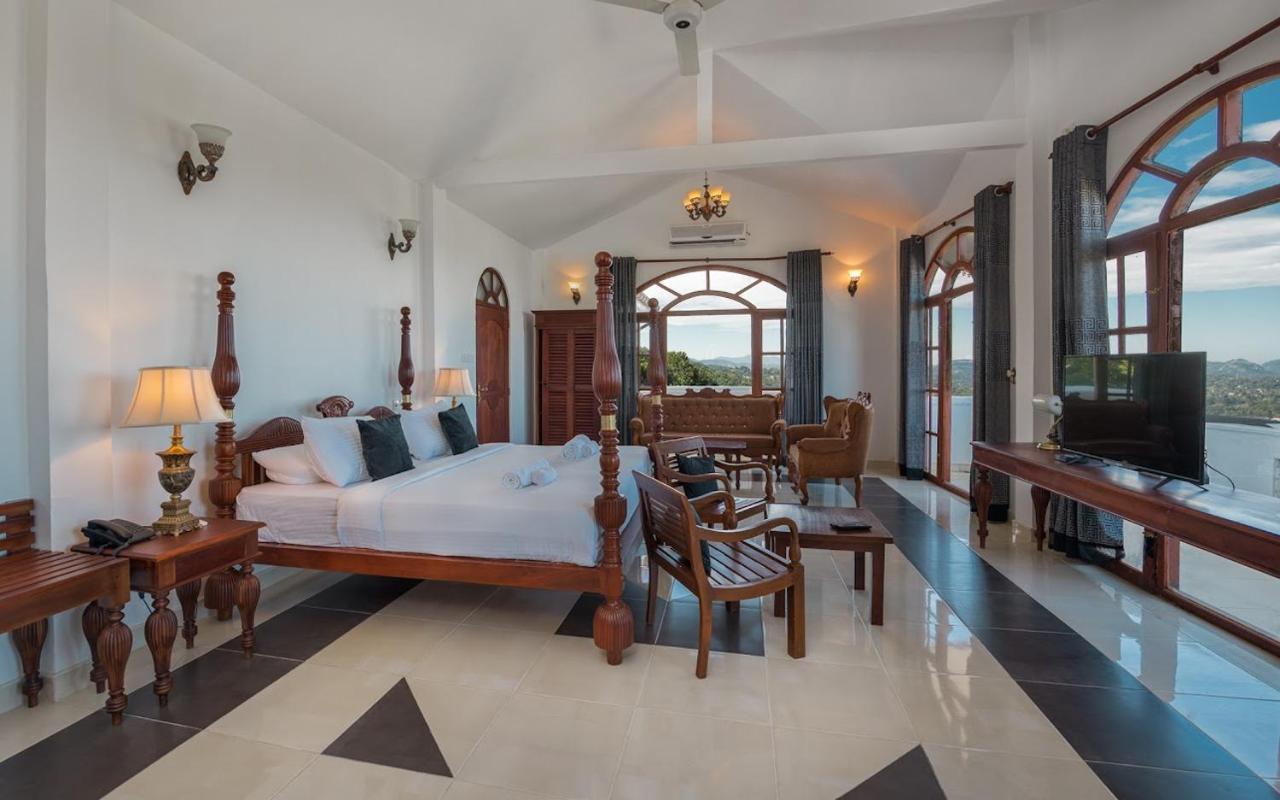 Ceylon Breeze Hotel Kandy Bagian luar foto