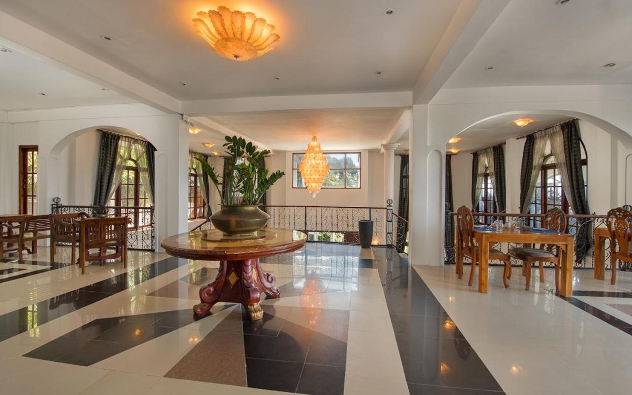 Ceylon Breeze Hotel Kandy Bagian luar foto
