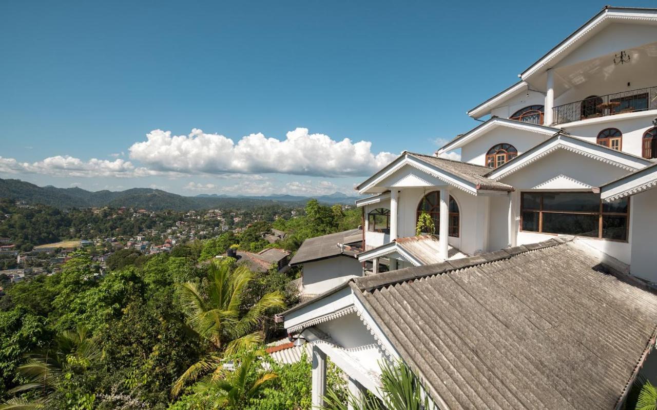 Ceylon Breeze Hotel Kandy Bagian luar foto