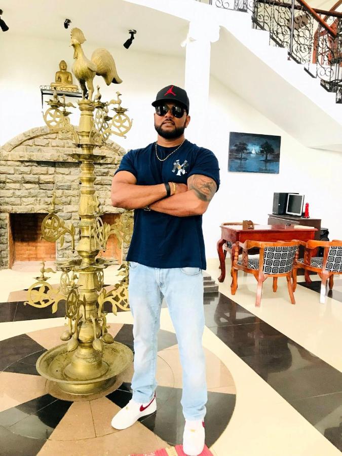 Ceylon Breeze Hotel Kandy Bagian luar foto