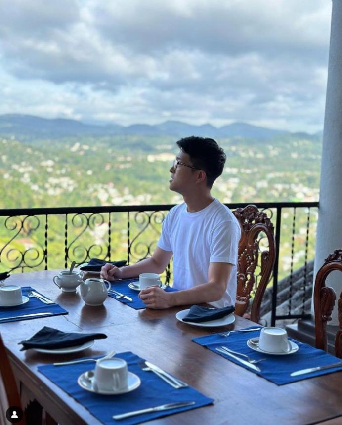 Ceylon Breeze Hotel Kandy Bagian luar foto