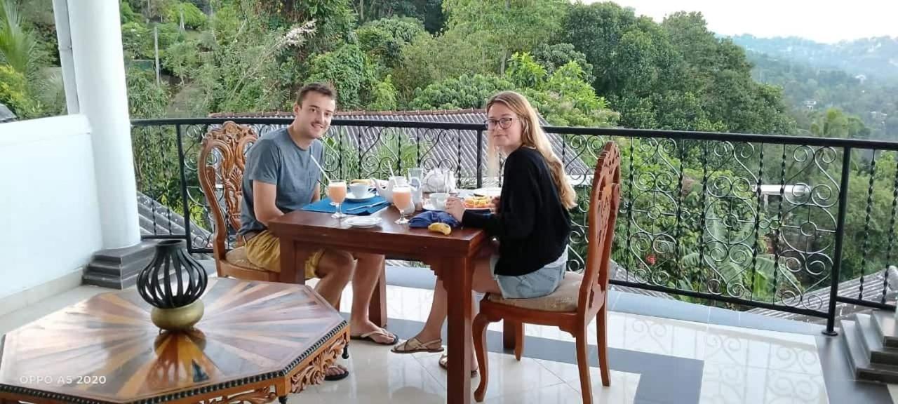Ceylon Breeze Hotel Kandy Bagian luar foto